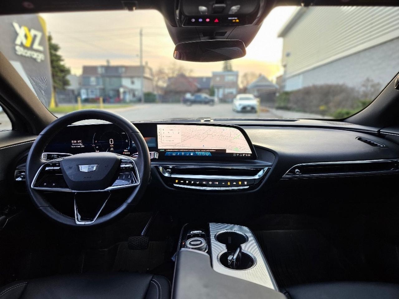 2024 Cadillac LYRIQ TECH-ELECTRIC-500KM RANGE-LEATHER-PANO ROOF Photo