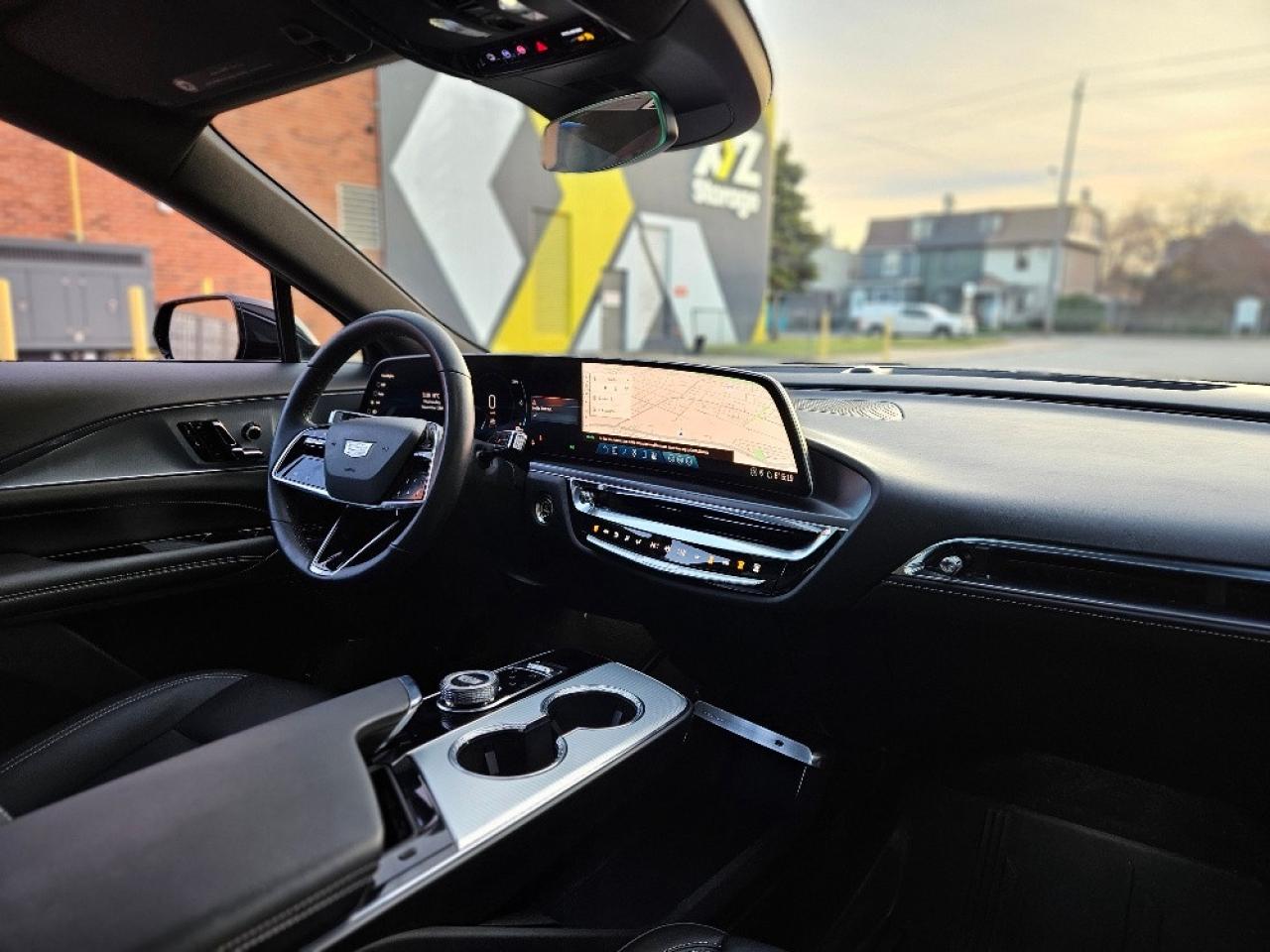 2024 Cadillac LYRIQ TECH-ELECTRIC-500KM RANGE-LEATHER-PANO ROOF Photo