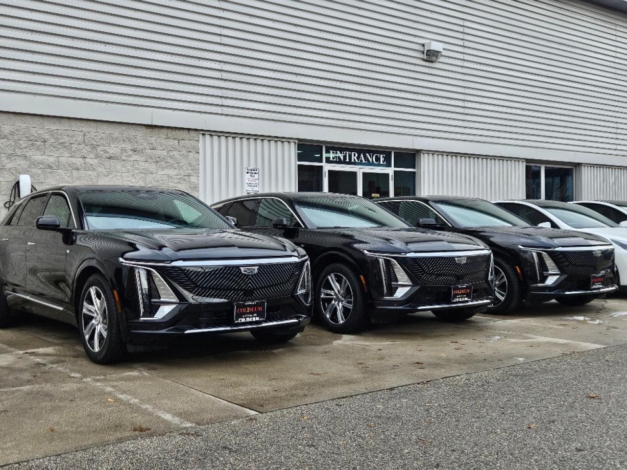 2024 Cadillac LYRIQ TECH-ELECTRIC-500KM RANGE-LEATHER-PANO ROOF Photo