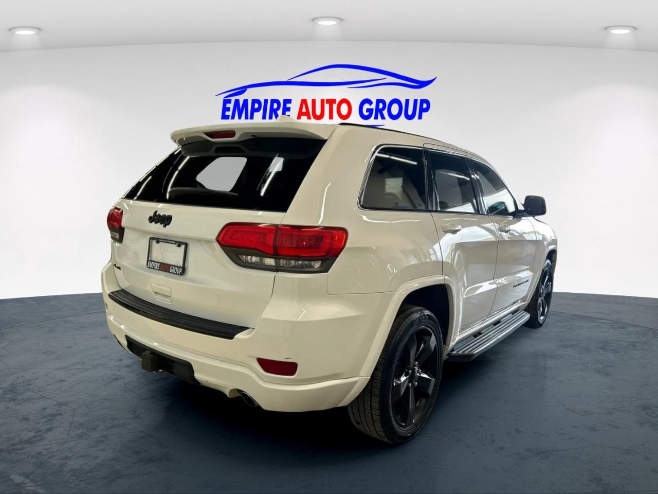 2014 Jeep Grand Cherokee Laredo Photo