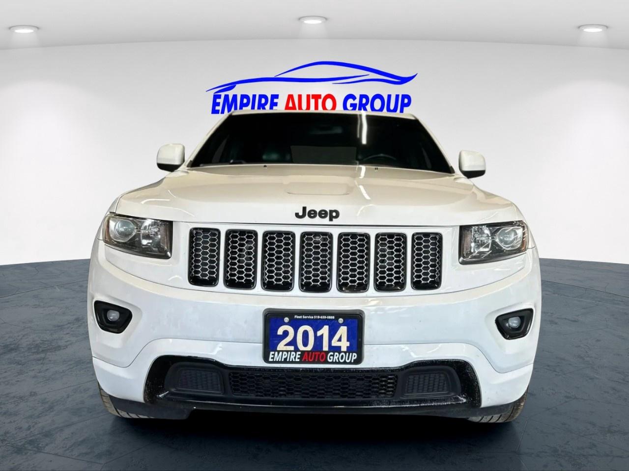 2014 Jeep Grand Cherokee Laredo Photo3