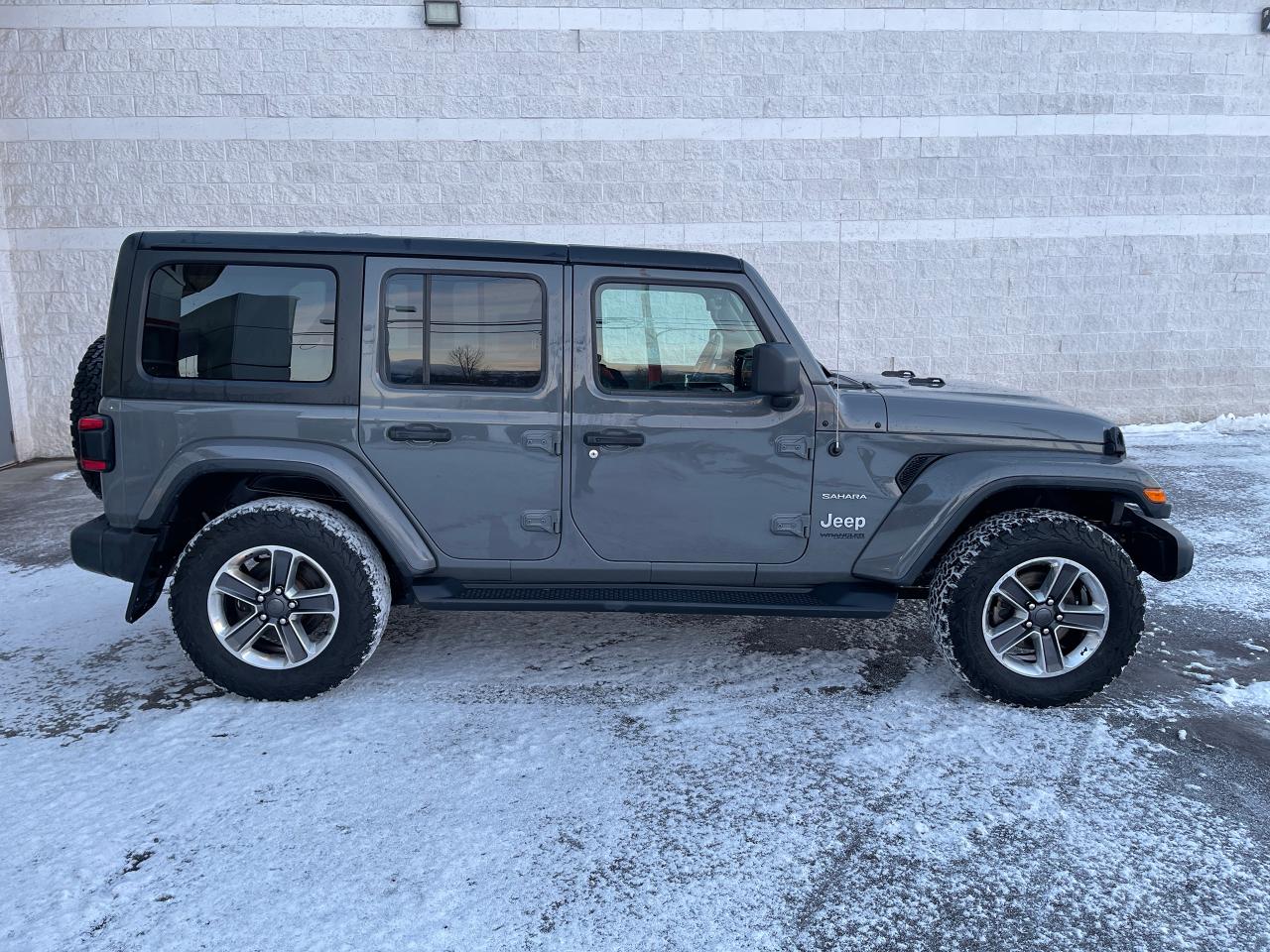2019 Jeep Wrangler Unlimited Sahara Photo3