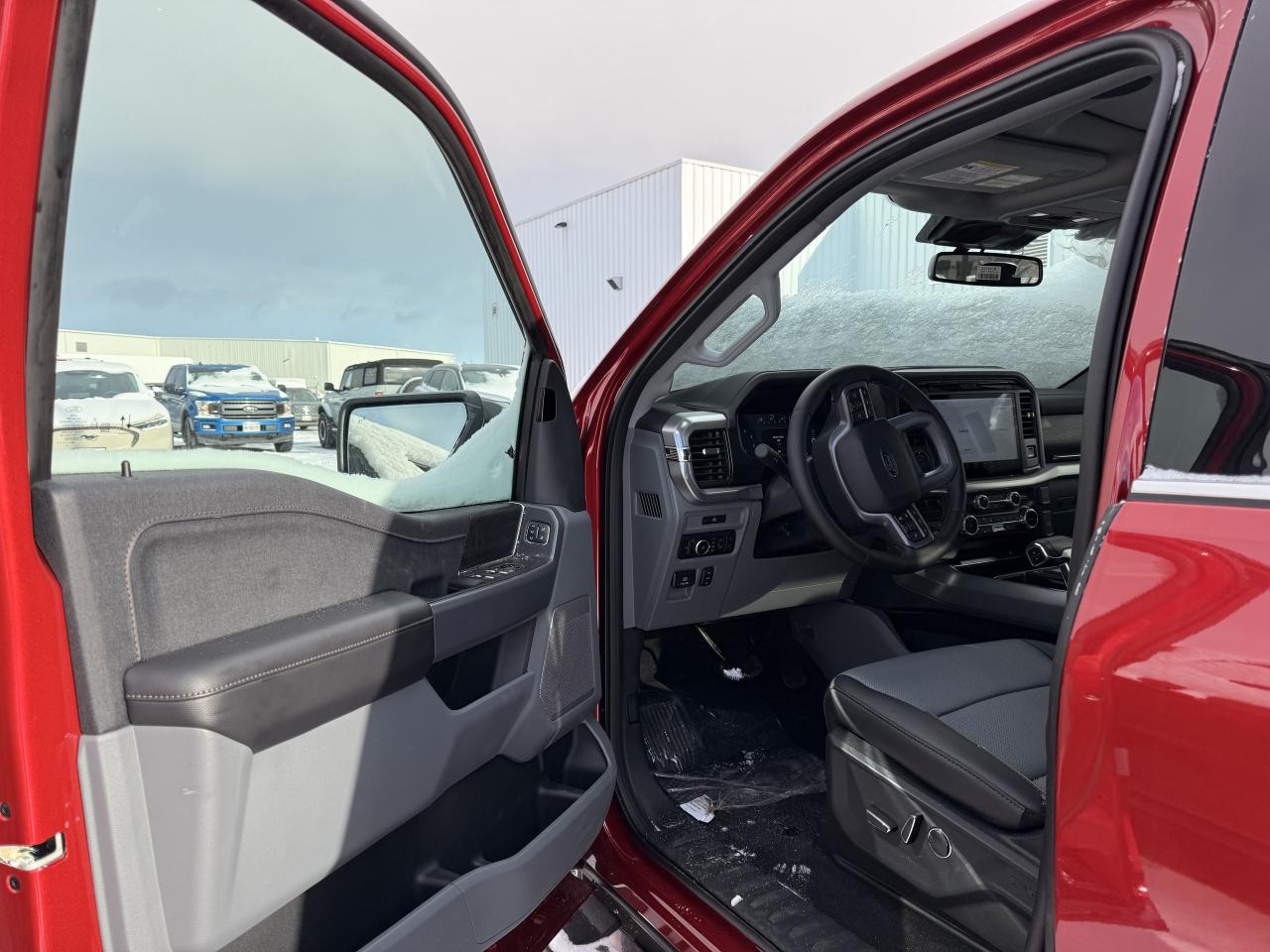 2025 Ford F-150 Lariat Photo