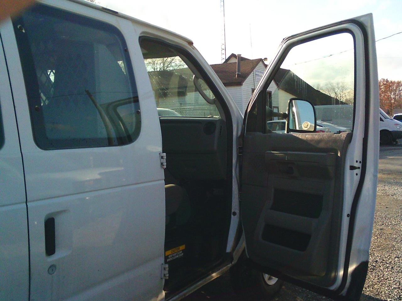 2012 Ford Econoline E-250 Commercial - Photo #17