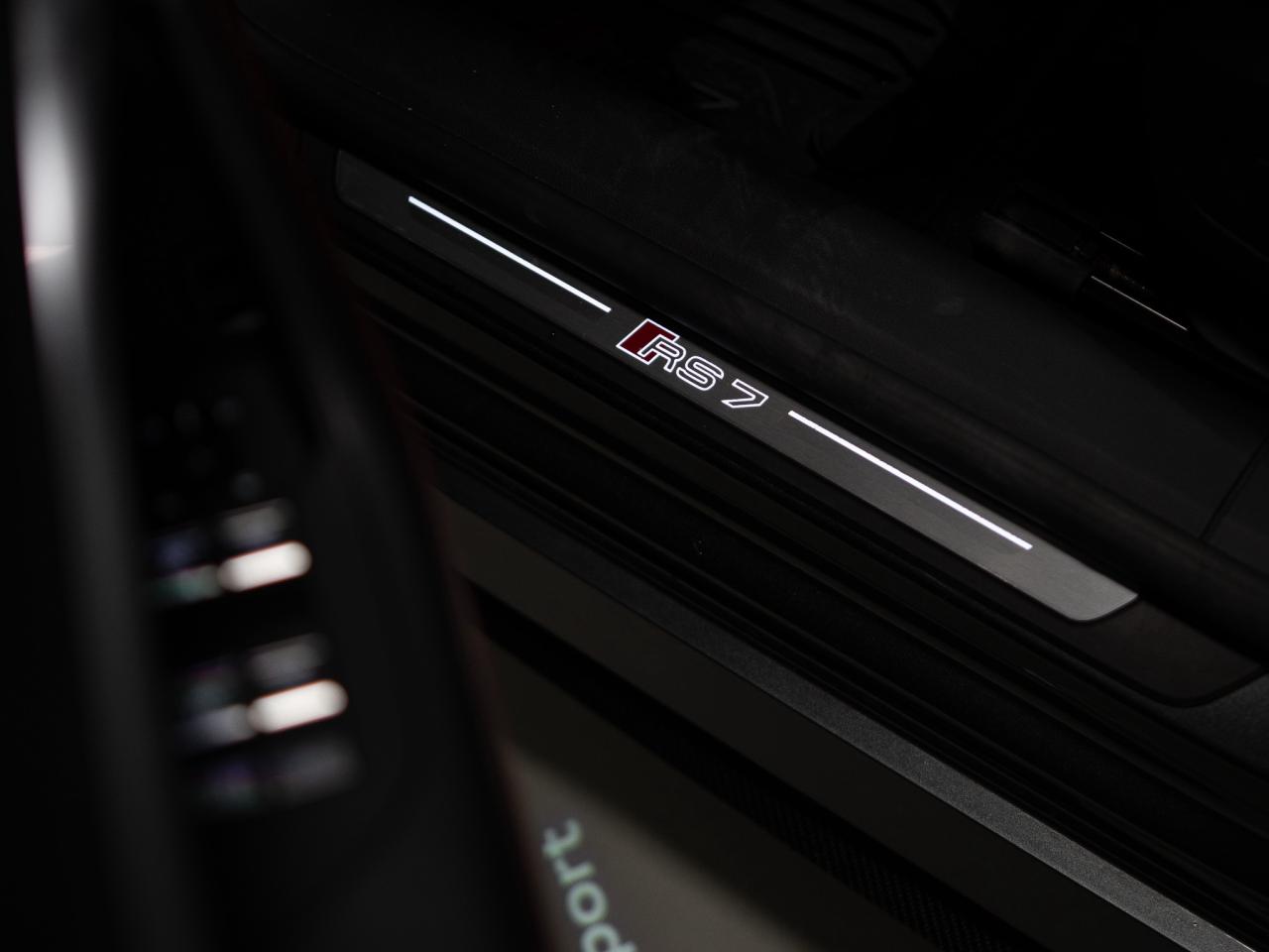 2021 Audi RS 7 DYNAMIC PKG | CARBON OPTICS | 22 IN Photo