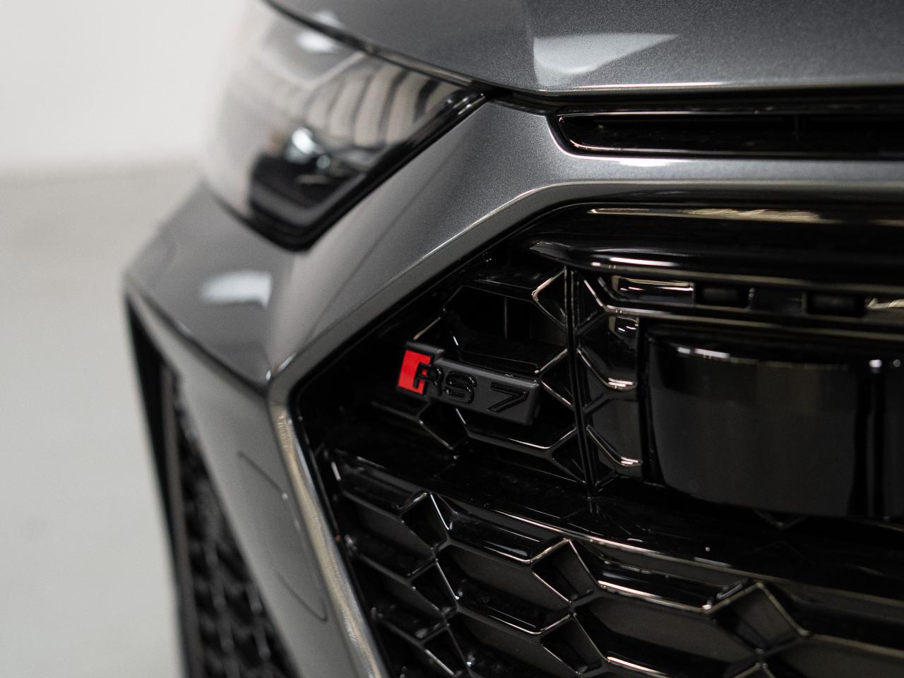2021 Audi RS 7 DYNAMIC PKG | CARBON OPTICS | 22 IN Photo