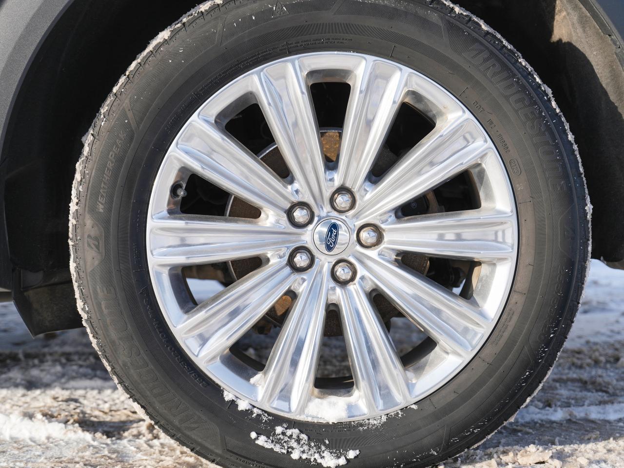 2021 Ford Explorer LIMITED | 4X4 | 3 ROWS OF SEATING! | PANO ROOF | Photo3