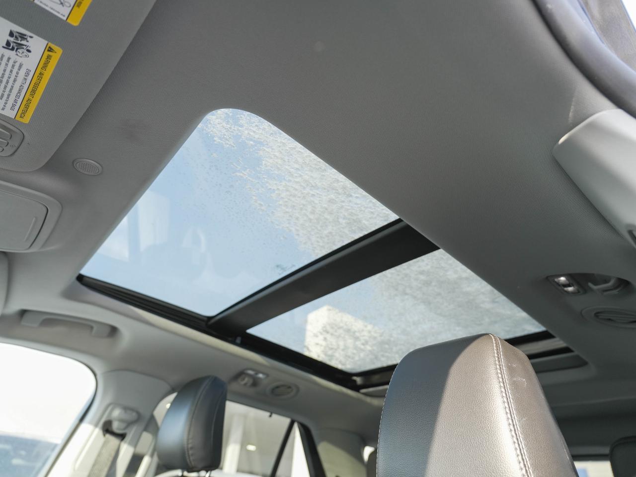 2021 Ford Explorer LIMITED | 4X4 | 3 ROWS OF SEATING! | PANO ROOF | Photo