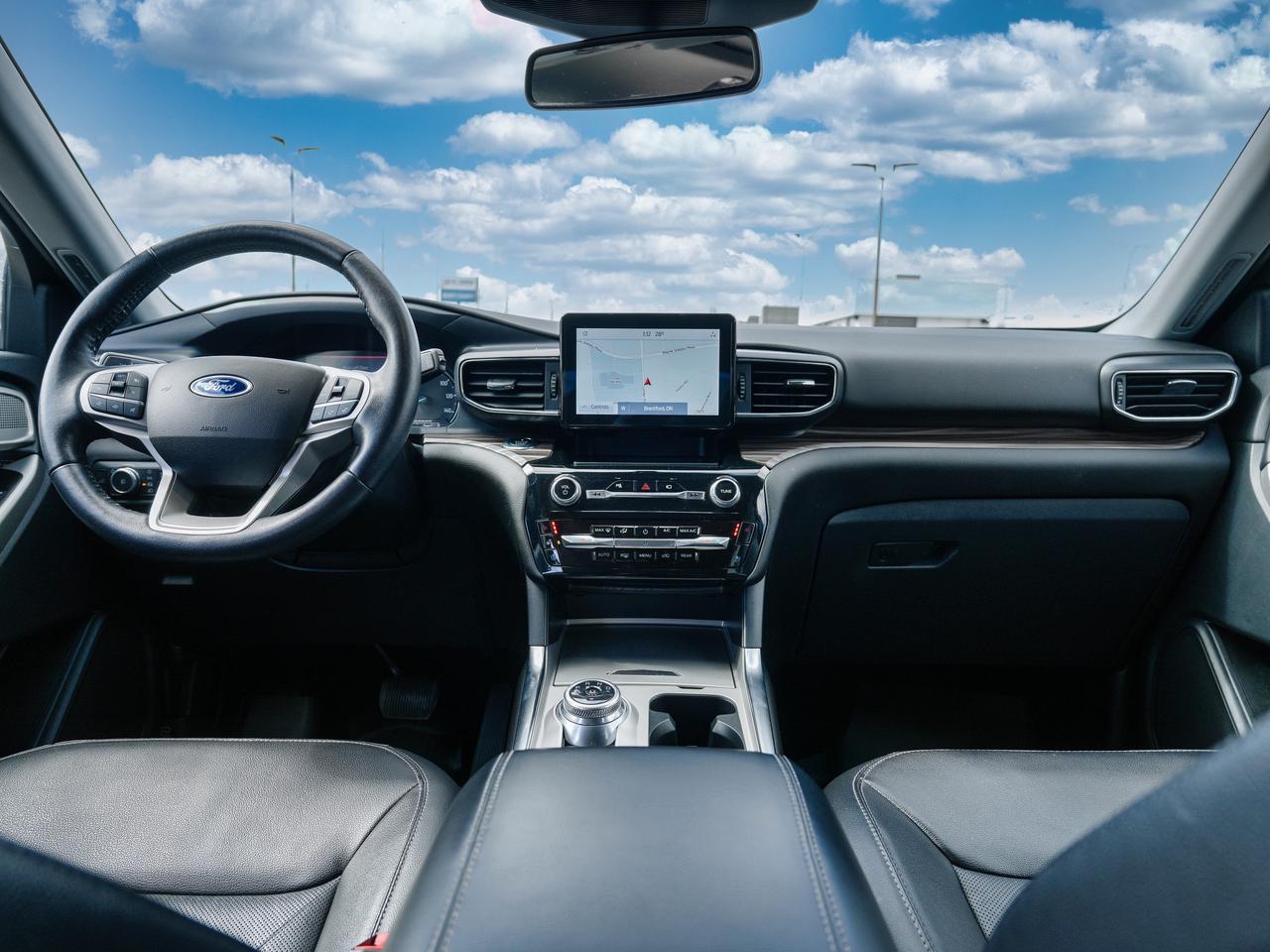 2021 Ford Explorer LIMITED | 4X4 | 3 ROWS OF SEATING! | PANO ROOF | Photo