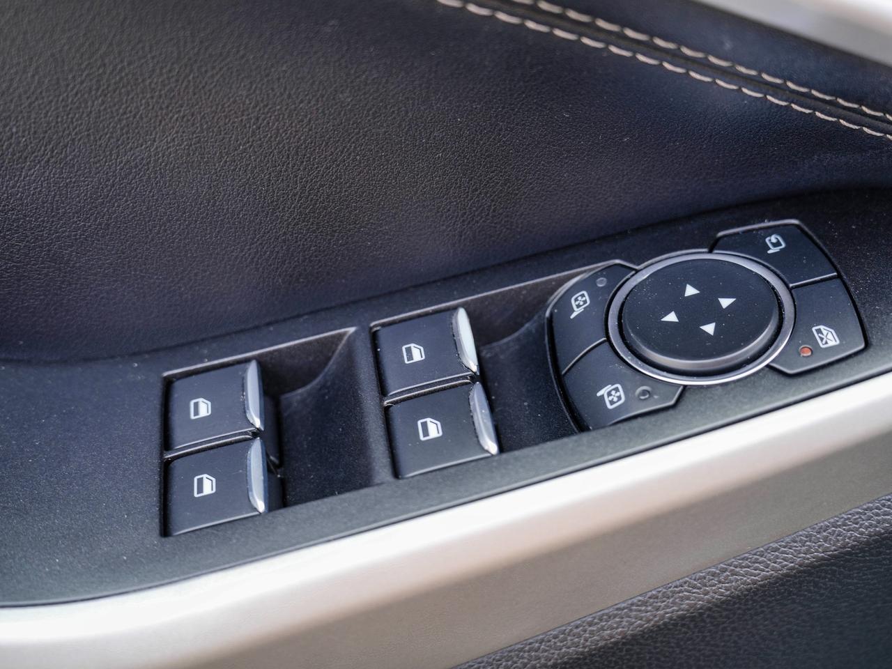 2021 Ford Explorer LIMITED | 4X4 | 3 ROWS OF SEATING! | PANO ROOF | Photo