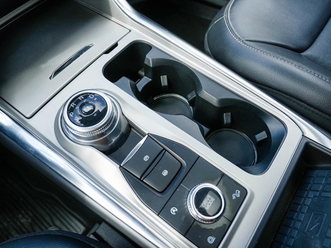 2021 Ford Explorer LIMITED | 4X4 | 3 ROWS OF SEATING! | PANO ROOF | Photo