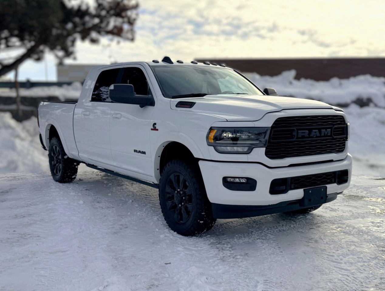 2022 RAM 2500 Limited 4x4 Mega Cab 6'4  Box | NAVIGATION | Photo