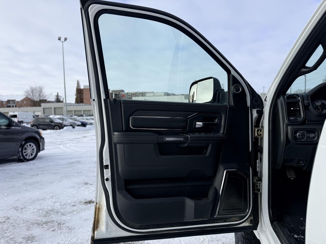 2022 RAM 2500 Limited 4x4 Mega Cab 6'4  Box | NAVIGATION | Photo