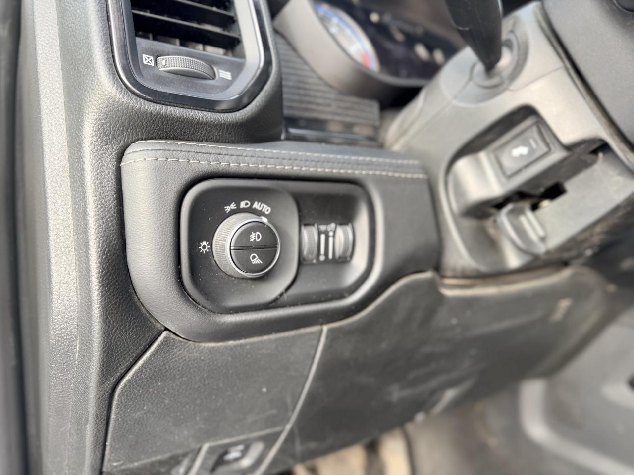 2022 RAM 2500 Limited 4x4 Mega Cab 6'4  Box | NAVIGATION | Photo