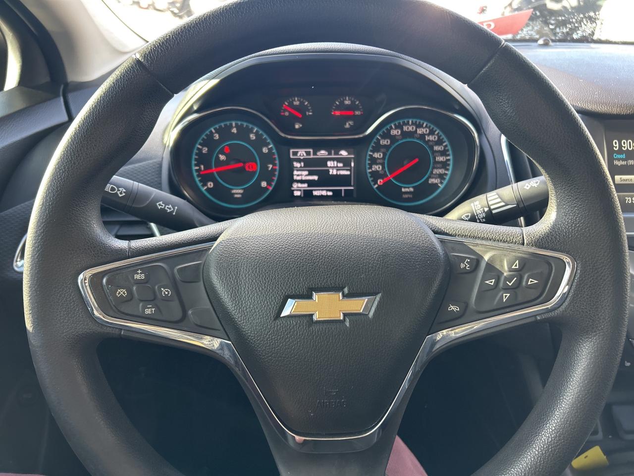 2018 Chevrolet Cruze MANUAL TRANSMISSION, BACK UP CAM, HEATED CLOTH! - Photo #17