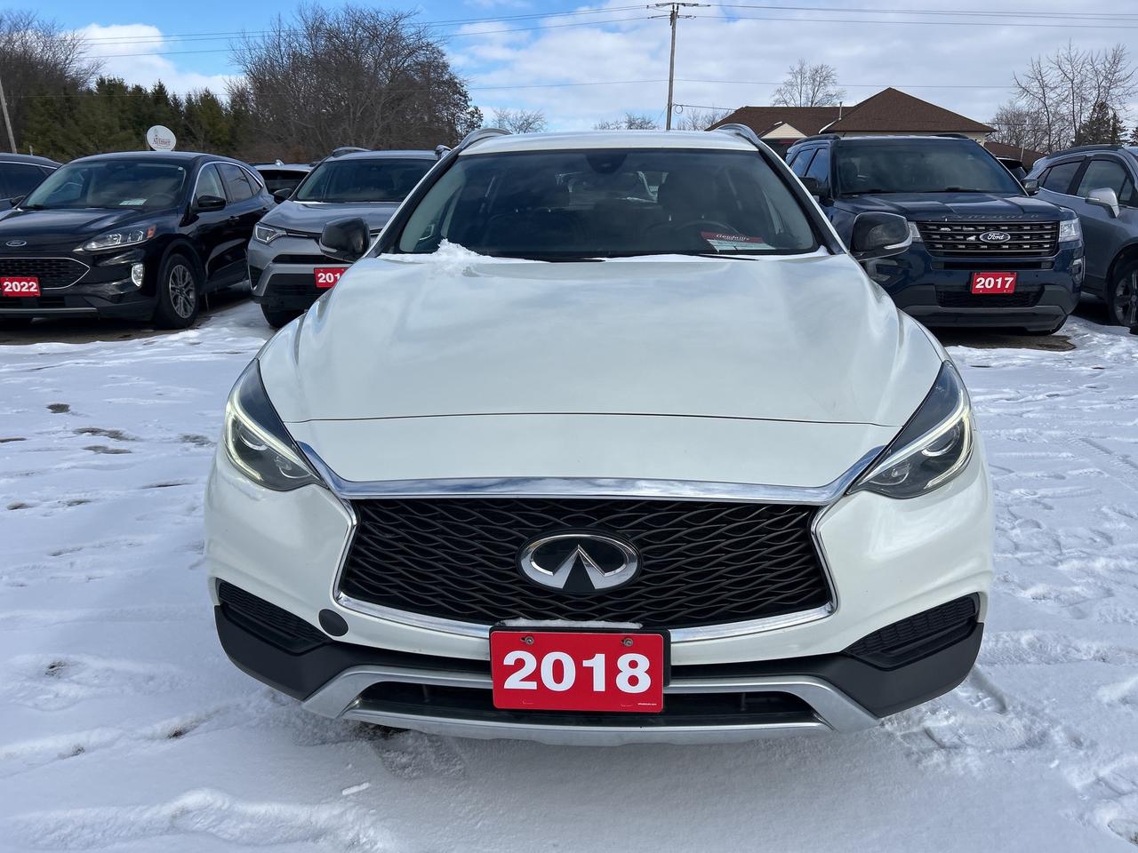 2018 Infiniti QX30 AWD, HEATED CLOTH SEATS, BACK UP CAMERA! - Photo #3