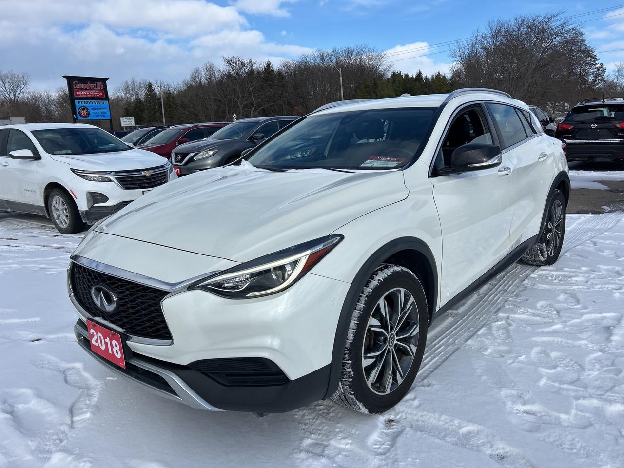 2018 Infiniti QX30 AWD, HEATED CLOTH SEATS, BACK UP CAMERA! - Photo #2