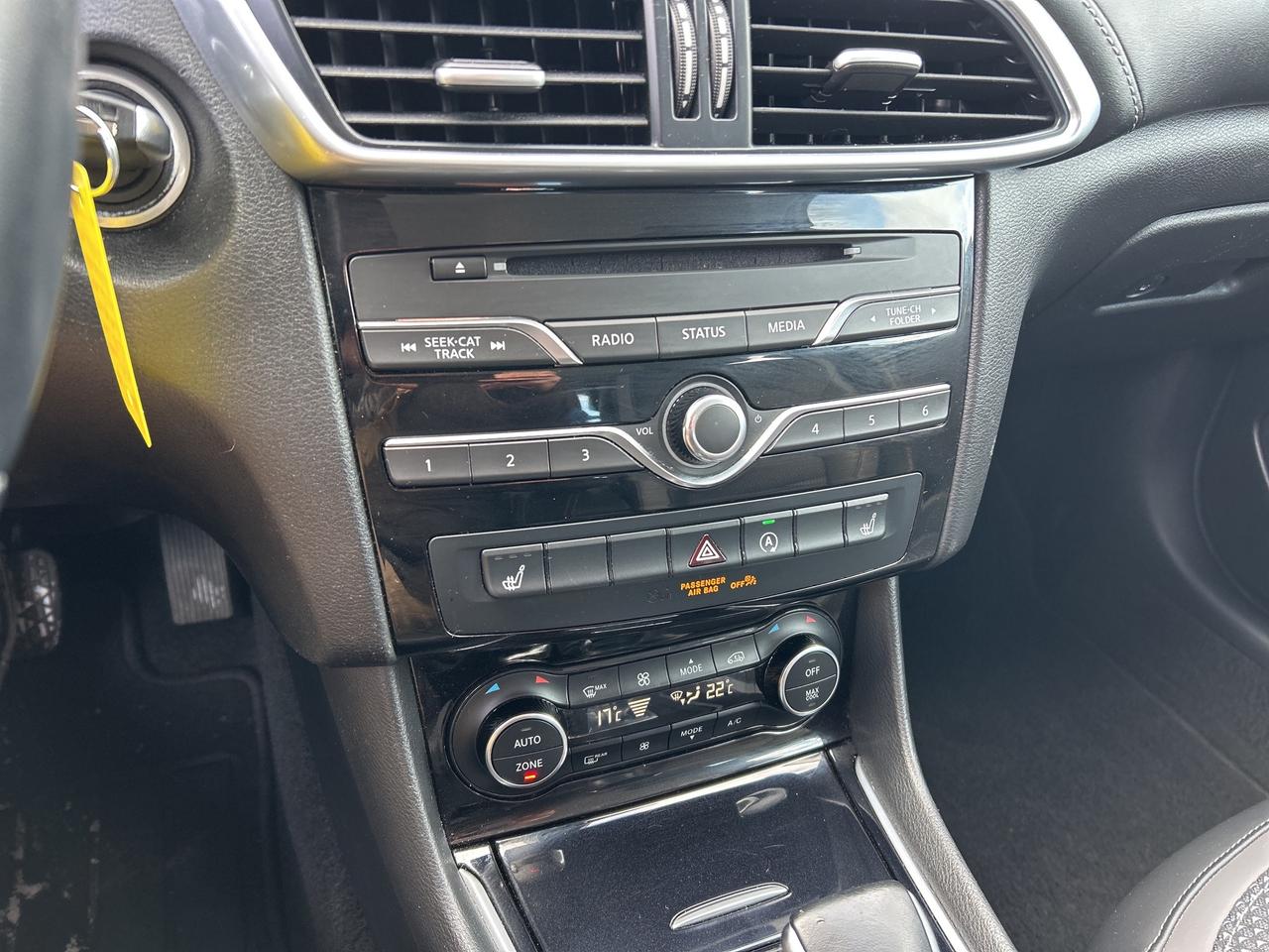 2018 Infiniti QX30 AWD, HEATED CLOTH SEATS, BACK UP CAMERA! - Photo #21