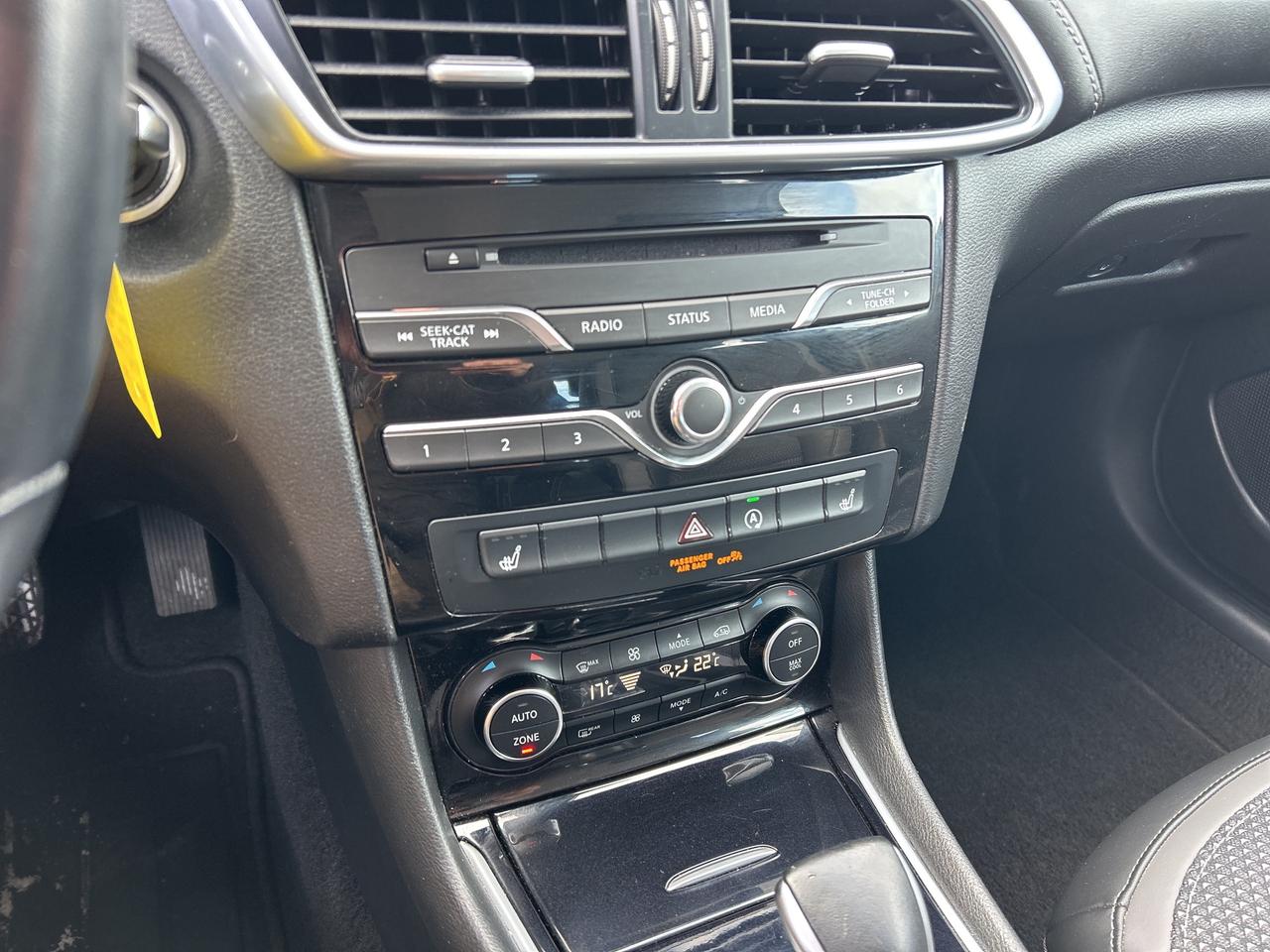 2018 Infiniti QX30 AWD, HEATED CLOTH SEATS, BACK UP CAMERA! - Photo #20