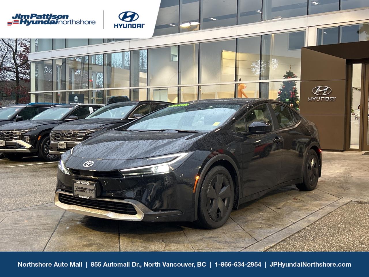 Used 2023 Toyota Prius Prime SE - Mint condition! for sale in North Vancouver, BC