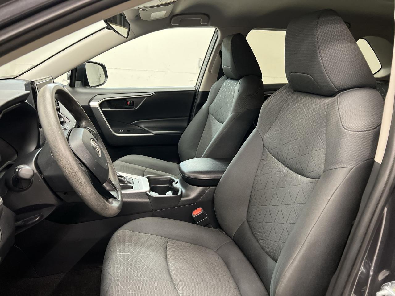 2021 Toyota RAV4 AWD |HTD SEATS |CARPLAY |BLUETOOTH | ADAPT. CRUISE Photo