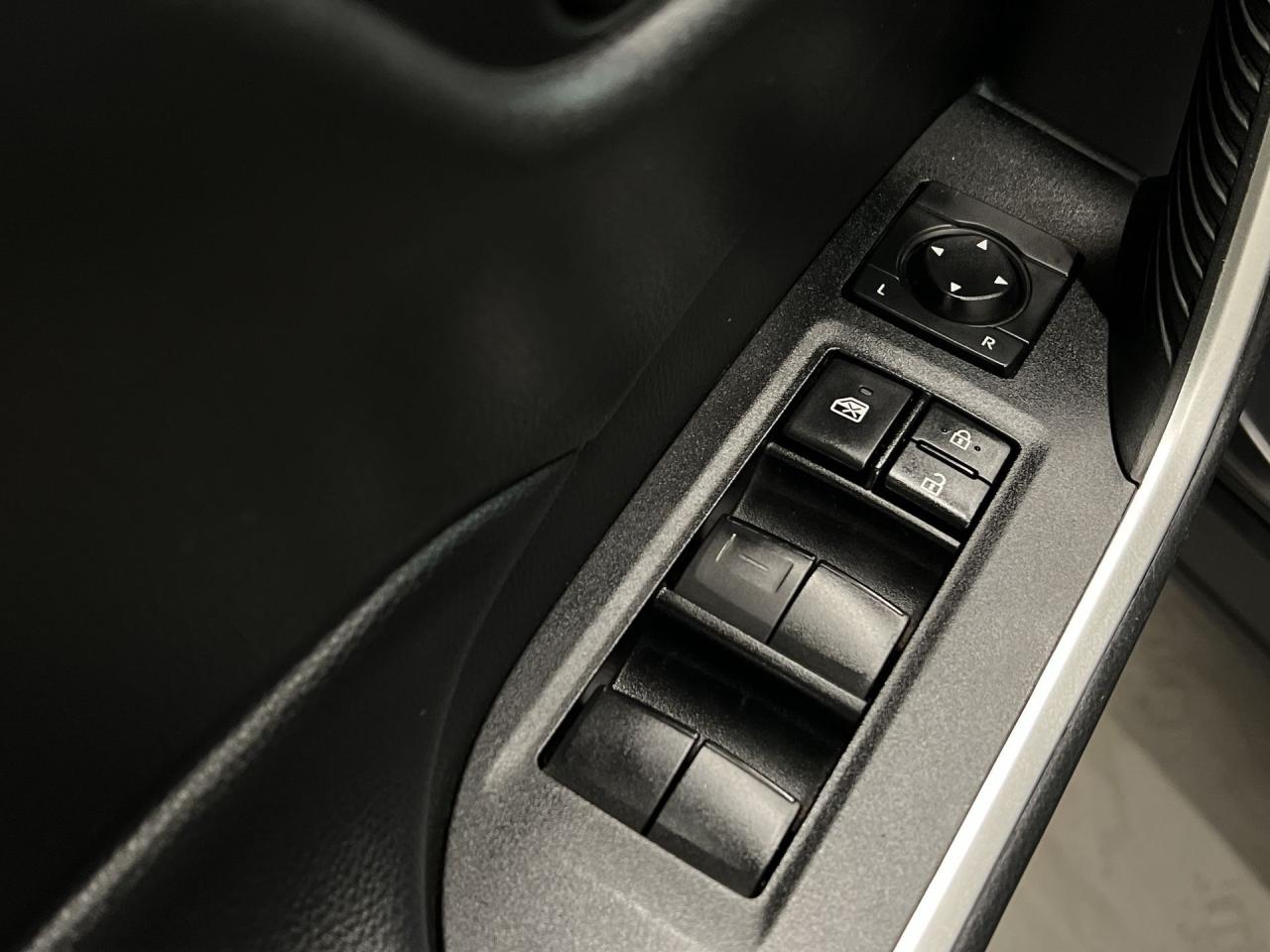 2021 Toyota RAV4 AWD |HTD SEATS |CARPLAY |BLUETOOTH | ADAPT. CRUISE Photo