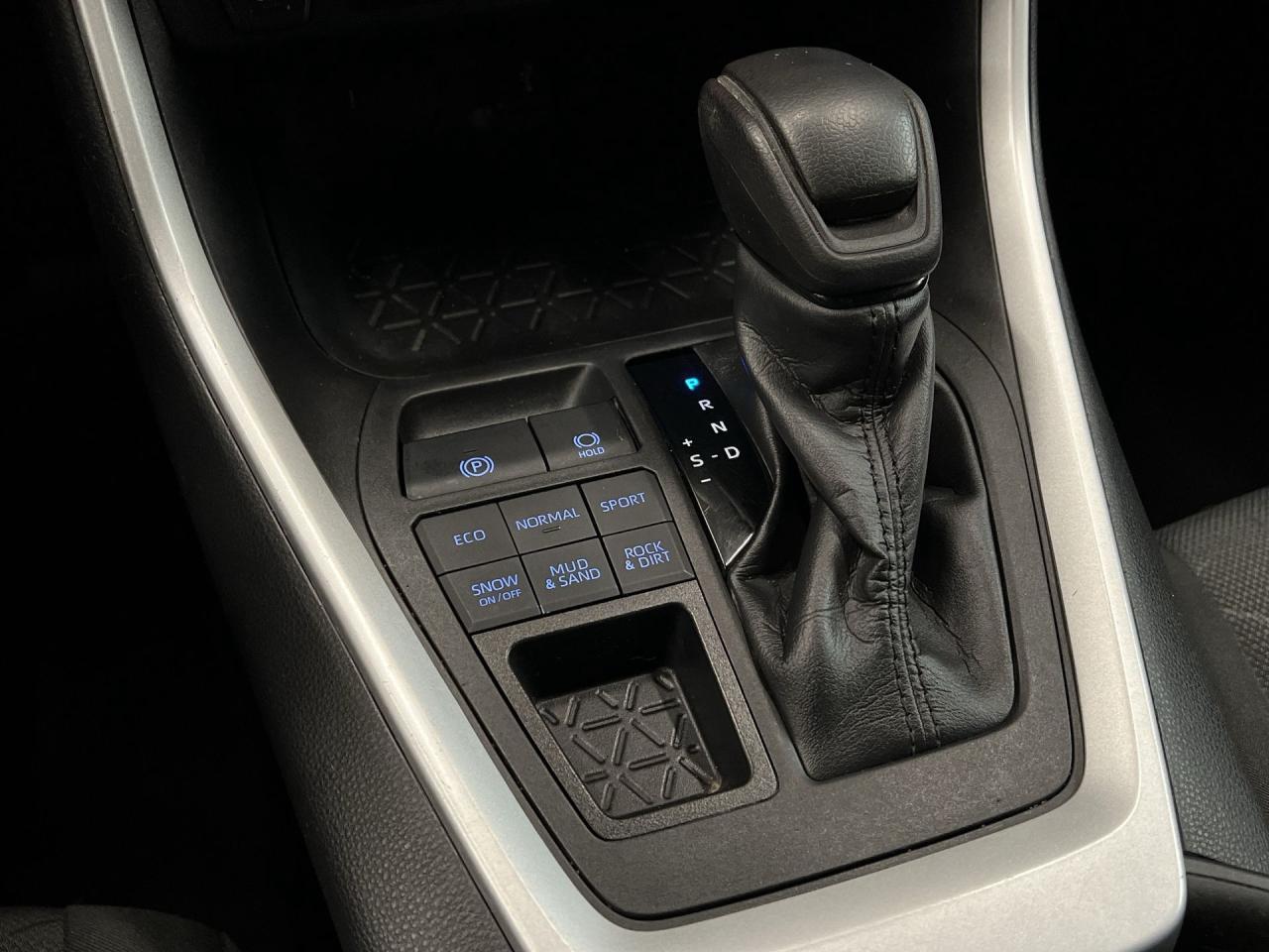 2021 Toyota RAV4 AWD |HTD SEATS |CARPLAY |BLUETOOTH | ADAPT. CRUISE Photo
