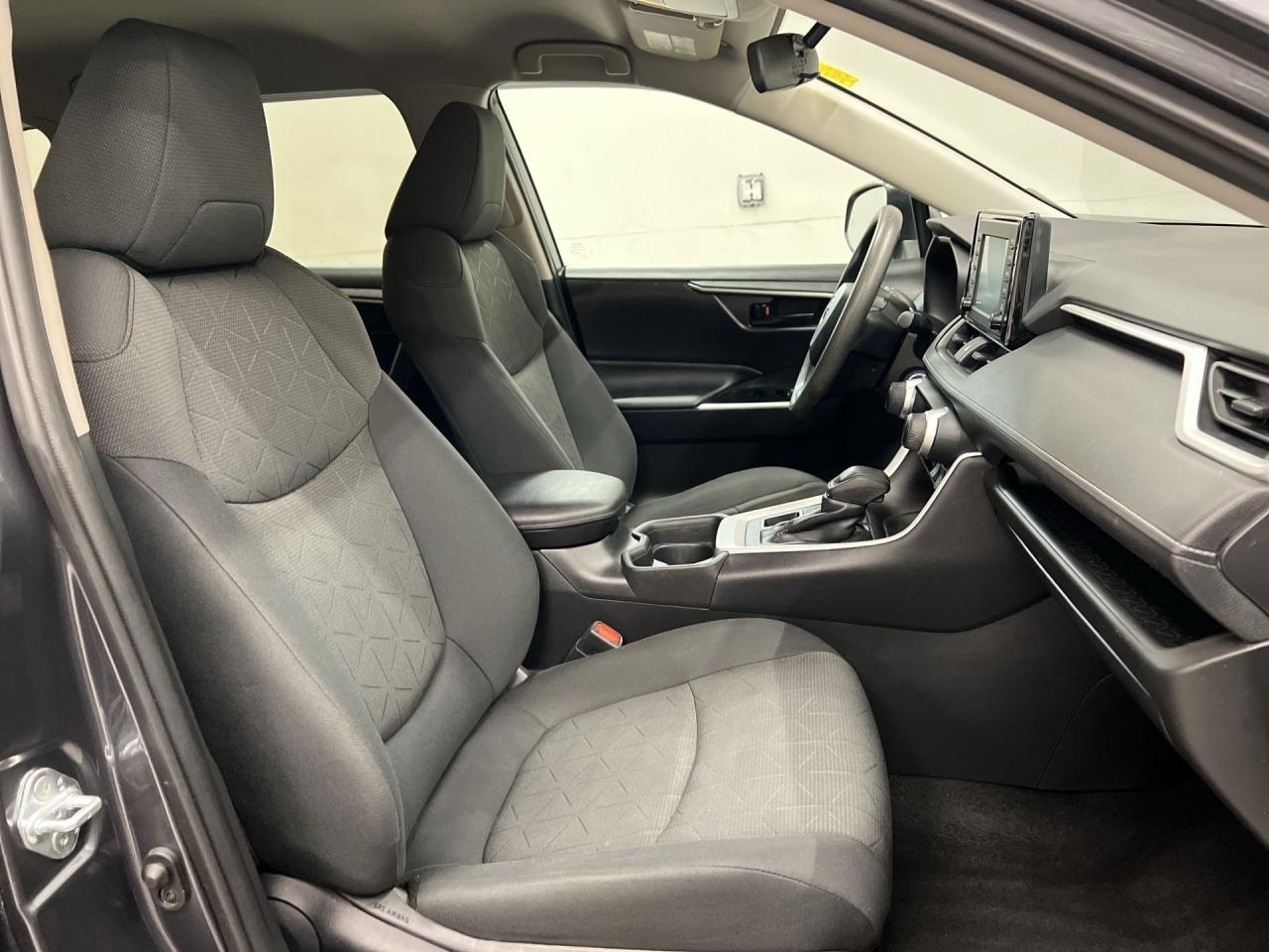 2021 Toyota RAV4 AWD |HTD SEATS |CARPLAY |BLUETOOTH | ADAPT. CRUISE Photo