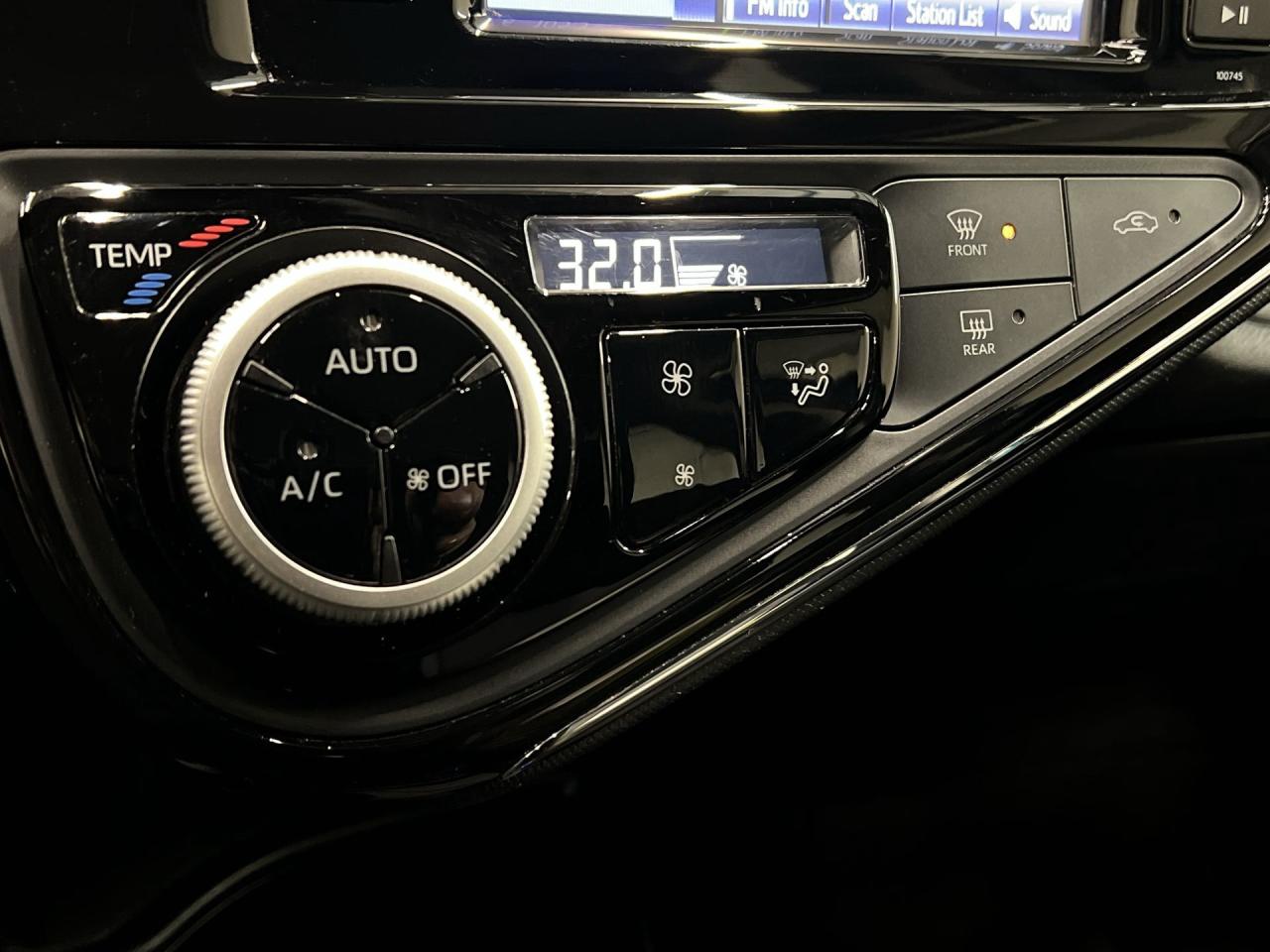 2018 Toyota Prius c HYBRID | REAR CAM | KEYLESS ENTRY |BLUETOOTH Photo