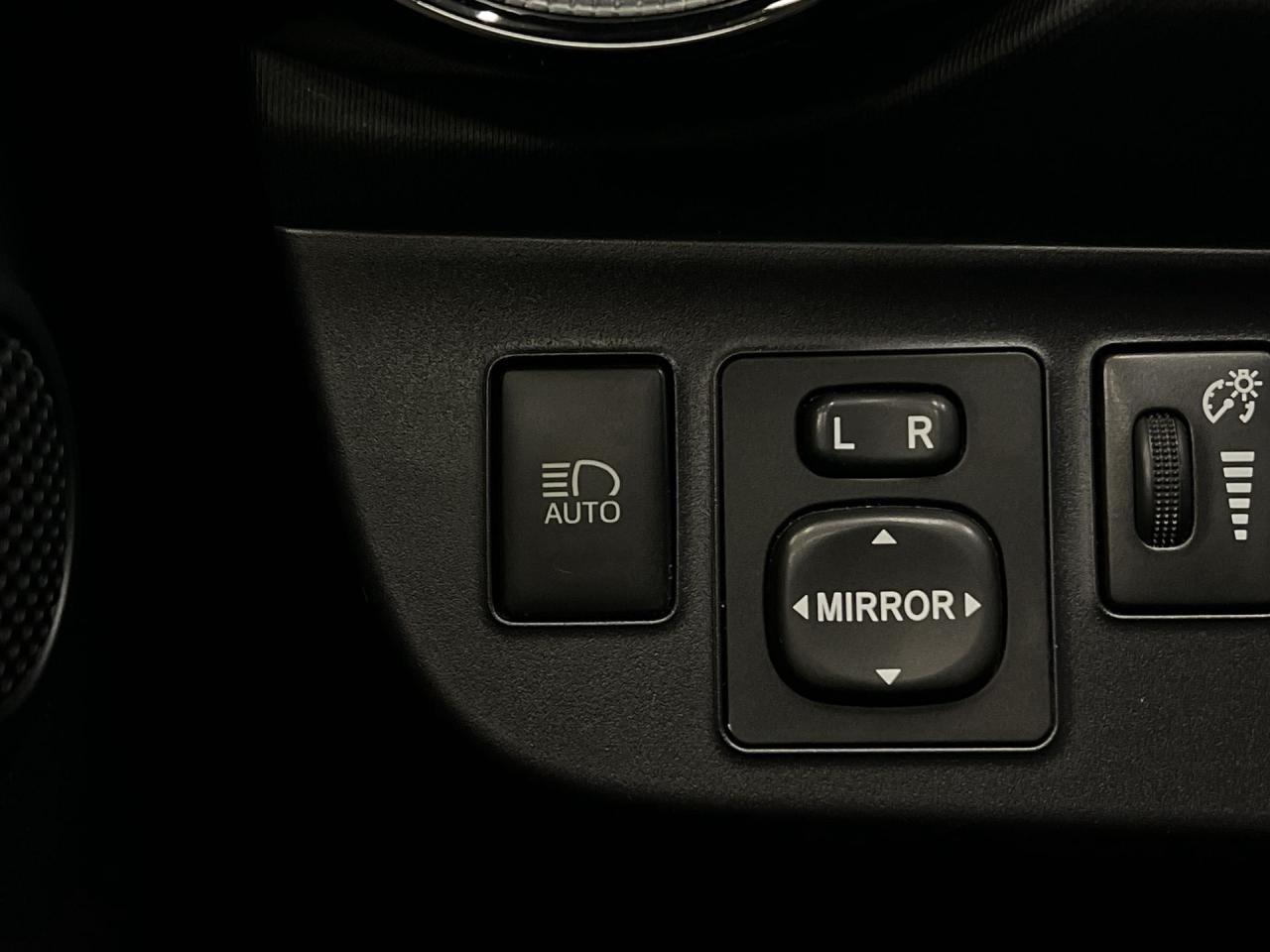 2018 Toyota Prius c HYBRID | REAR CAM | KEYLESS ENTRY |BLUETOOTH Photo