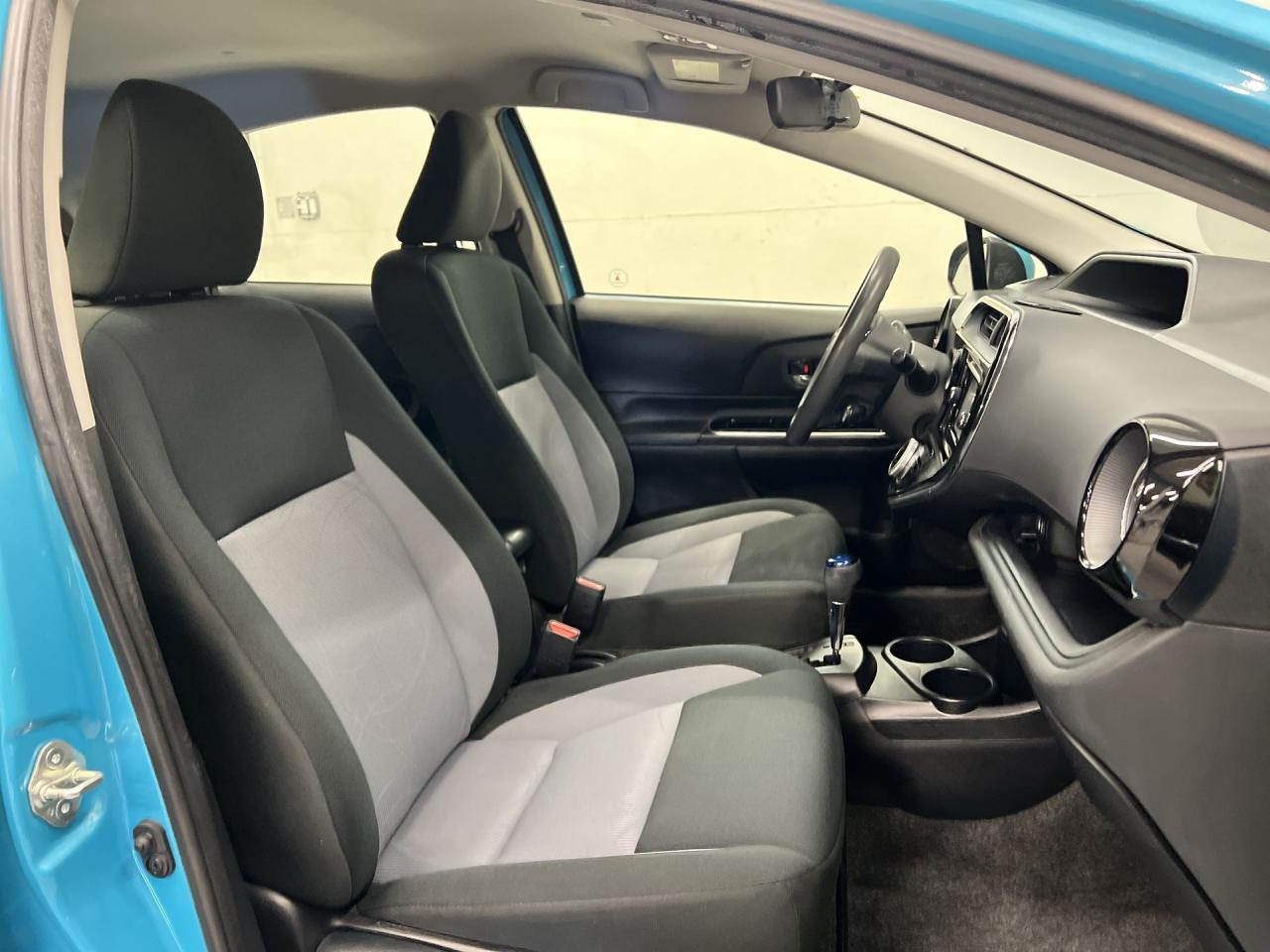 2018 Toyota Prius c HYBRID | REAR CAM | KEYLESS ENTRY |BLUETOOTH Photo