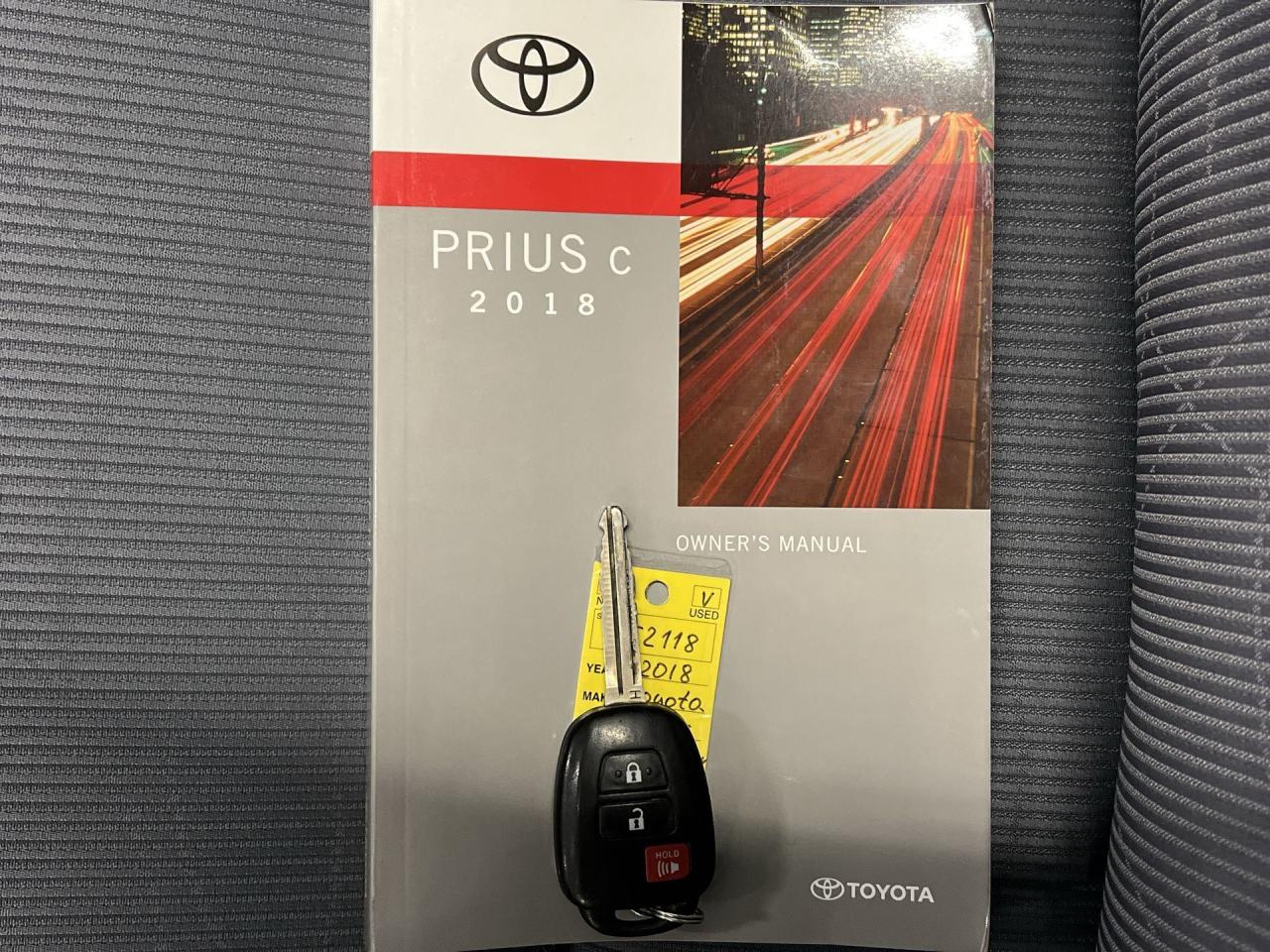 2018 Toyota Prius c HYBRID | REAR CAM | KEYLESS ENTRY |BLUETOOTH Photo
