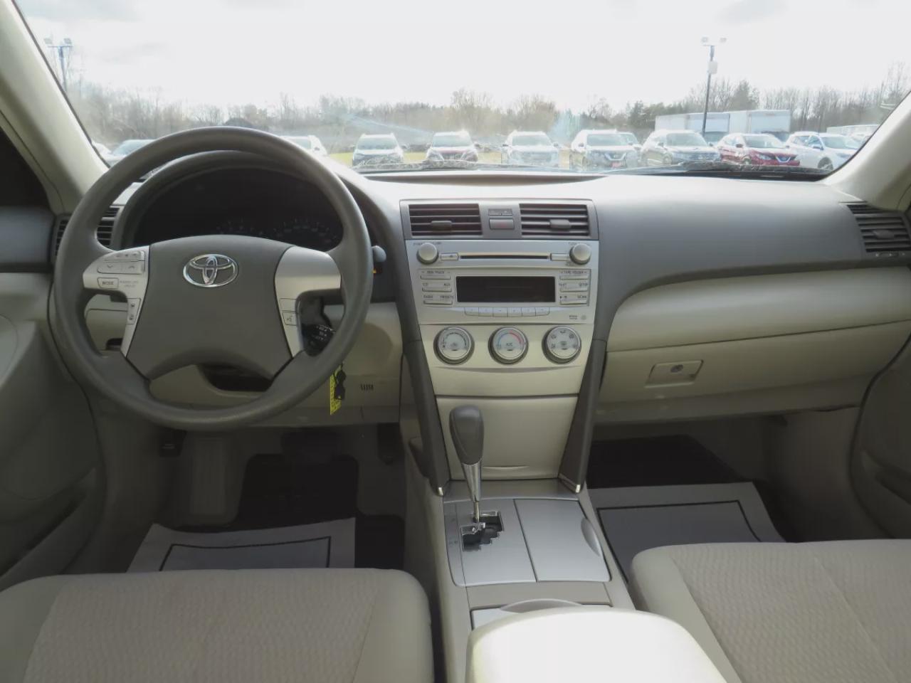 2011 Toyota Camry LE (**RARE!!!**VERY LOW KM!!**CLEAN TITLE/NO ACCIDENTS!!**SAFETY/CERTIFIED!!**ALLOY RIMS**POWER SEATS**CRUISE CONTROL**BLUETOOTH**CD PLAYER**A/C**POWER LOCKS**) Photo4