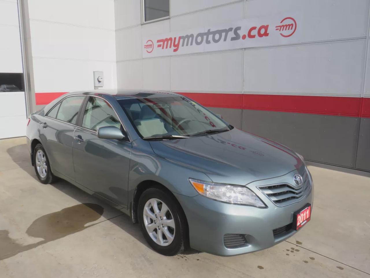 Used 2011 Toyota Camry LE (**RARE!!!**VERY LOW KM!!**CLEAN TITLE/NO ACCIDENTS!!**SAFETY/CERTIFIED!!**ALLOY RIMS**POWER SEATS**CRUISE CONTROL**BLUETOOTH**CD PLAYER**A/C**POWER LOCKS**) for sale in Tillsonburg, ON