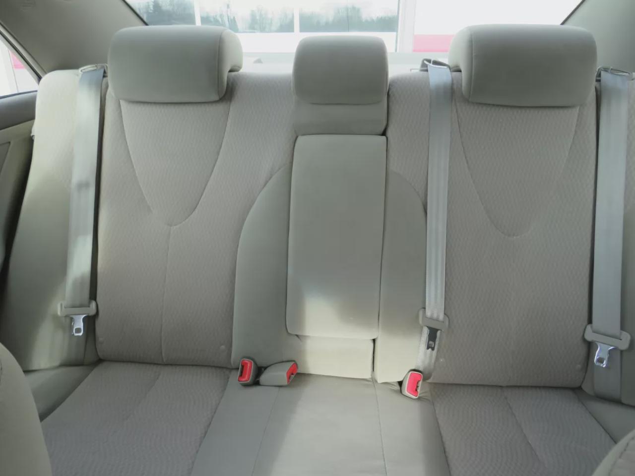 2011 Toyota Camry LE (**RARE!!!**VERY LOW KM!!**CLEAN TITLE/NO ACCIDENTS!!**SAFETY/CERTIFIED!!**ALLOY RIMS**POWER SEATS**CRUISE CONTROL**BLUETOOTH**CD PLAYER**A/C**POWER LOCKS**) Photo