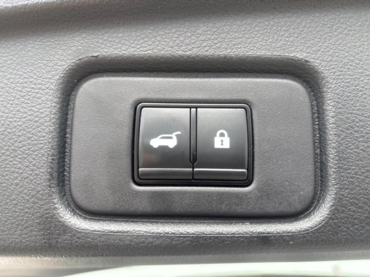 2023 Nissan Pathfinder Platinum  - Cooled Seats Photo