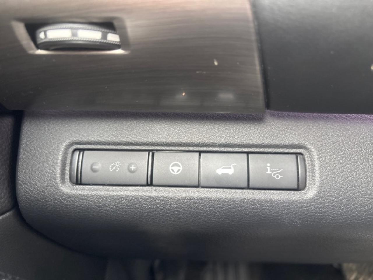 2023 Nissan Pathfinder Platinum  - Cooled Seats Photo