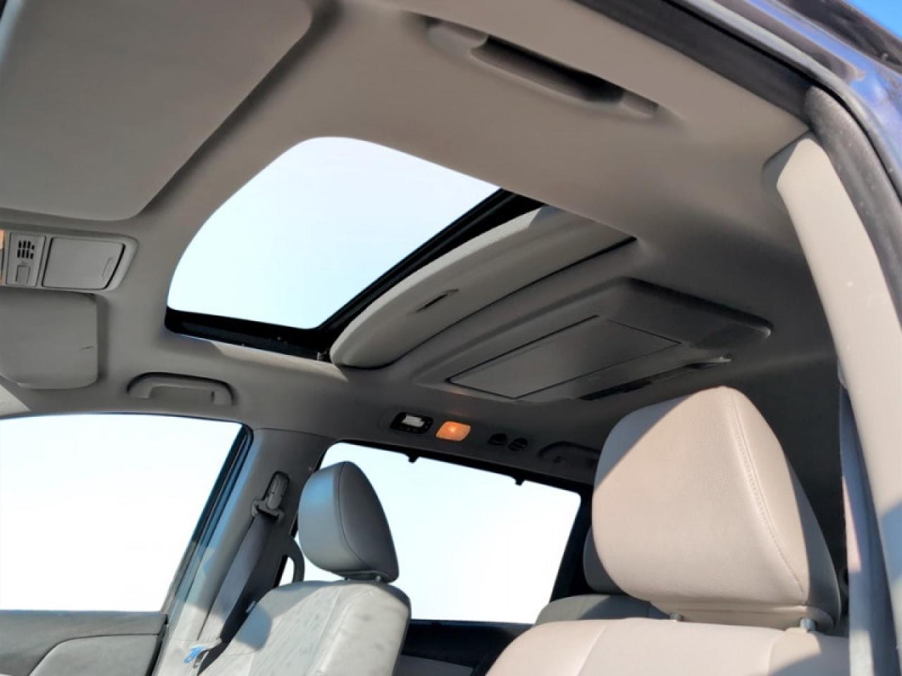 2016 Honda Odyssey Touring Photo