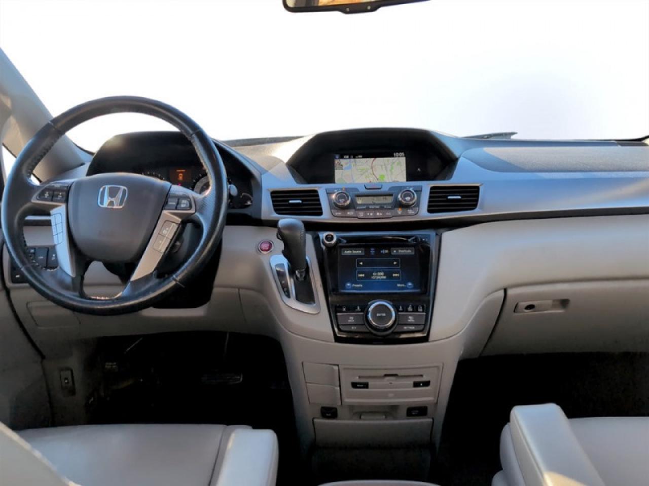 2016 Honda Odyssey Touring Photo