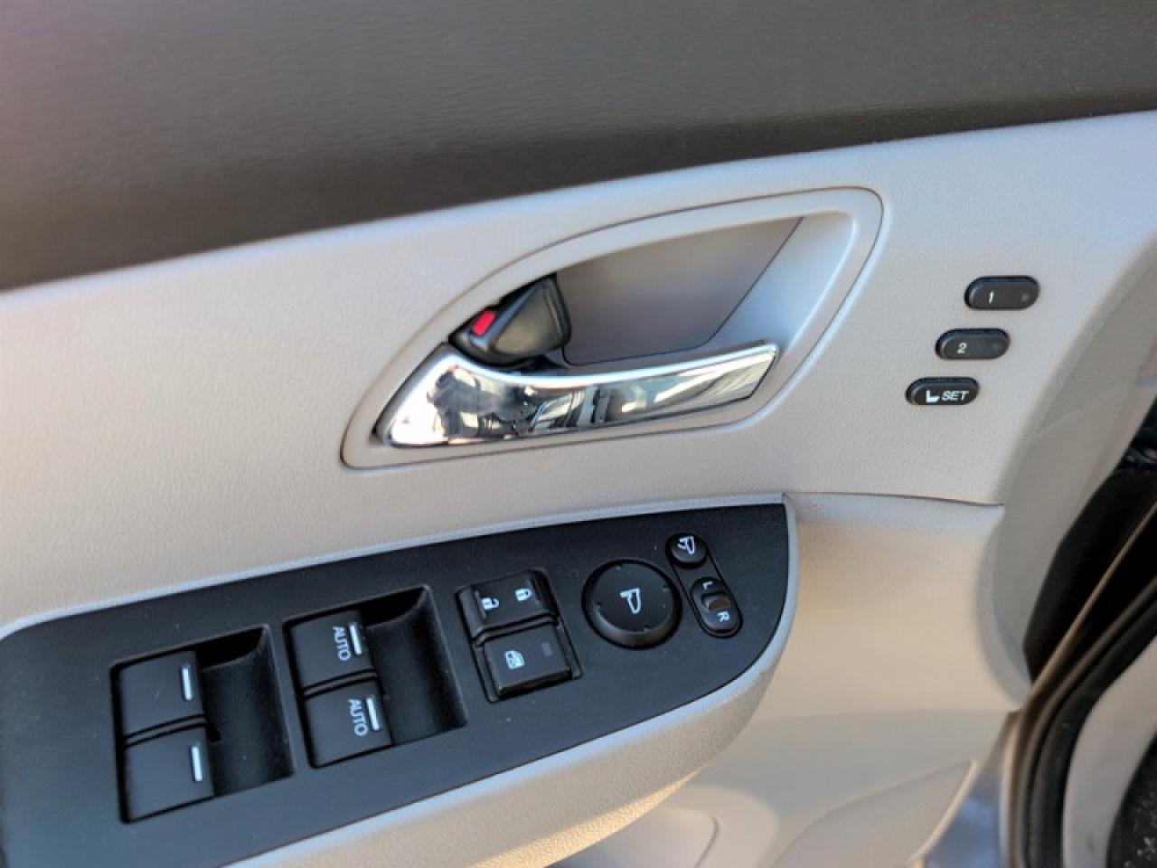 2016 Honda Odyssey Touring Photo