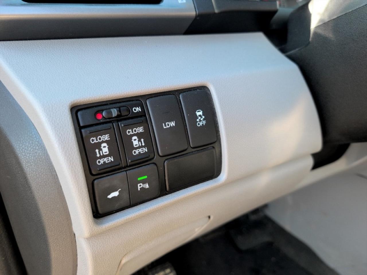 2016 Honda Odyssey Touring Photo