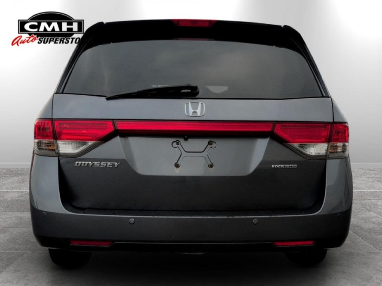 2016 Honda Odyssey Touring  **SUNROOF - REAR DVD** Photo3