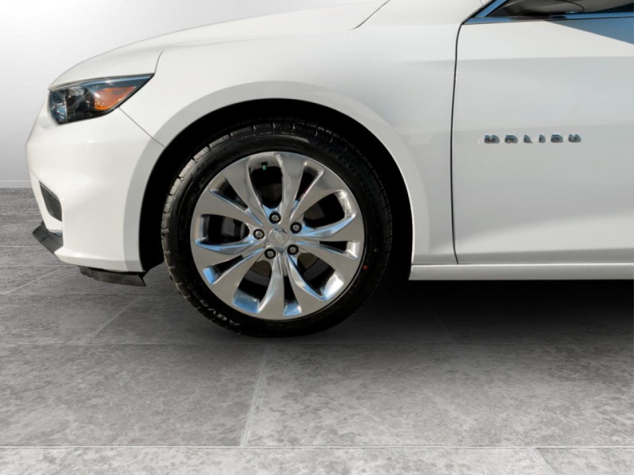 2017 Chevrolet Malibu Premier  **VERY LOW KMS - CLEAN CF** Photo