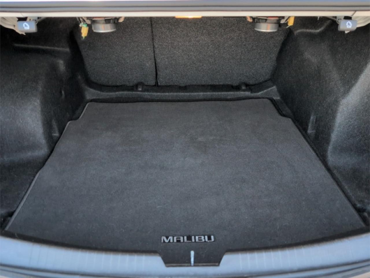 2017 Chevrolet Malibu Premier  **VERY LOW KMS - CLEAN CF** Photo