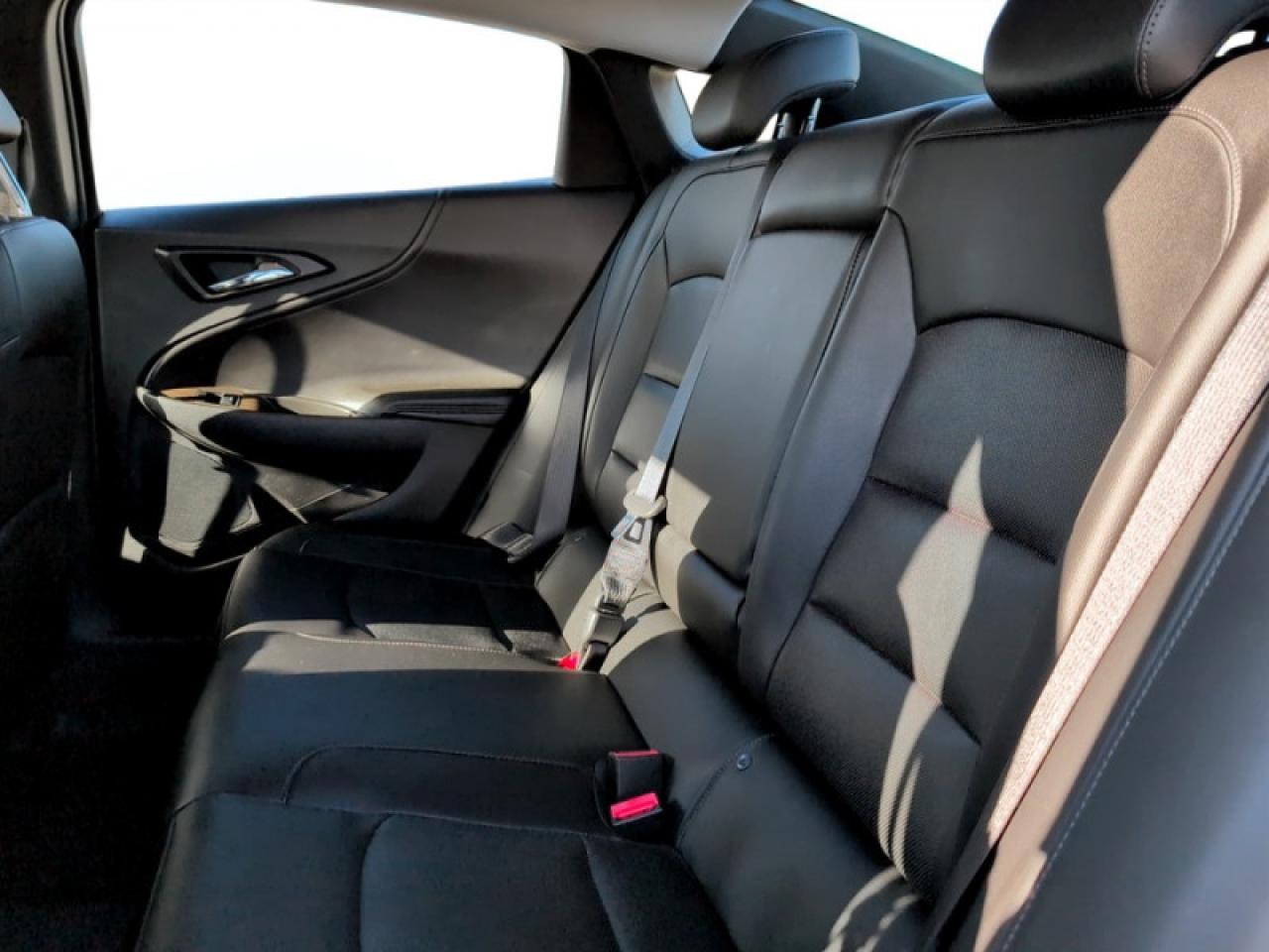 2017 Chevrolet Malibu Premier  **VERY LOW KMS - CLEAN CF** Photo