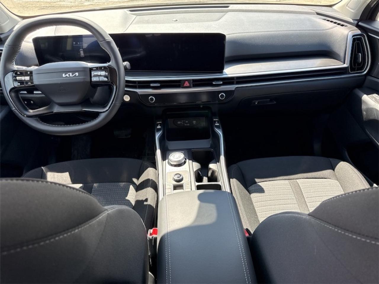 2026 Kia Sorento Plug-In Hybrid LX   -  Heated Seats Photo3