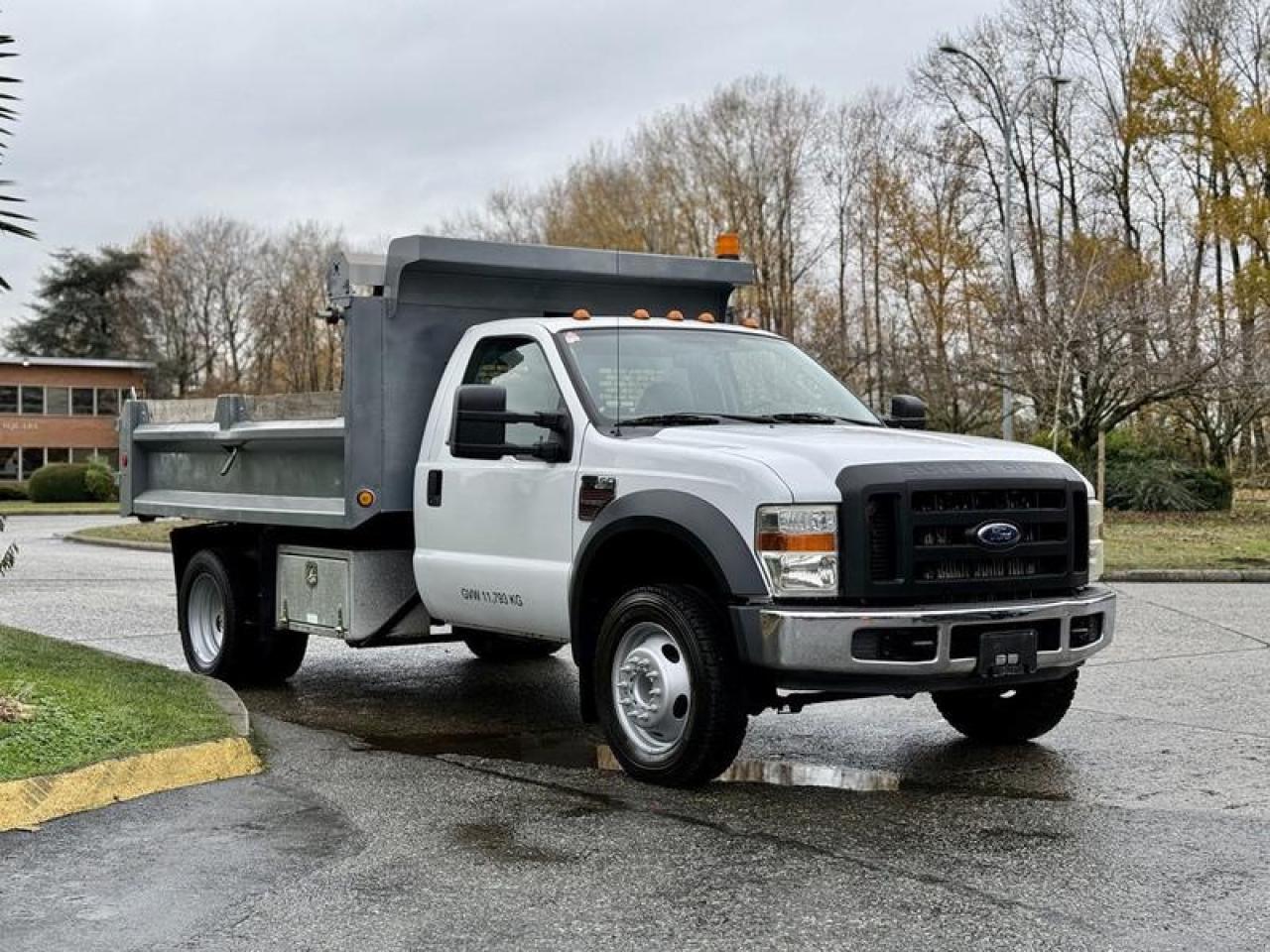 Used 2008 Ford F-550 Regular Cab 2WD 11-Foot Diesel Dump Truck for sale in Burnaby, BC
