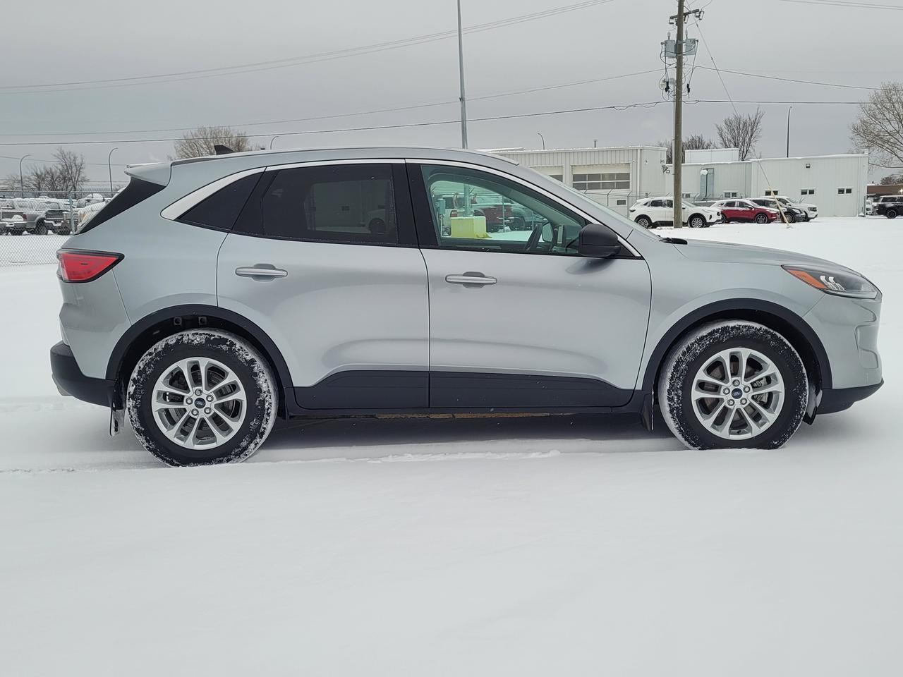 2022 Ford Escape SE Hybrid Photo4