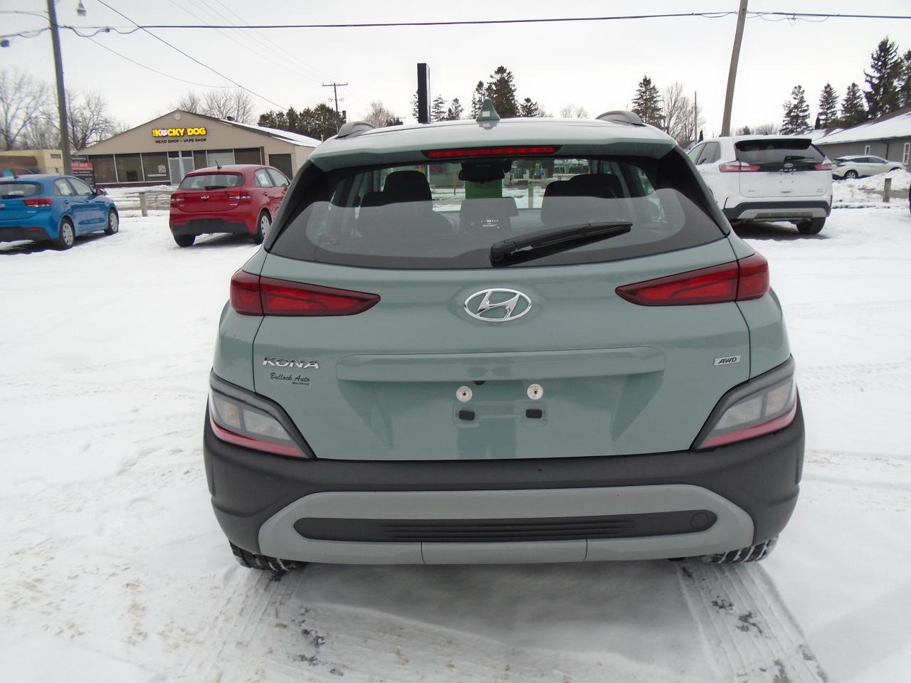 2023 Hyundai KONA Preferred Photo3