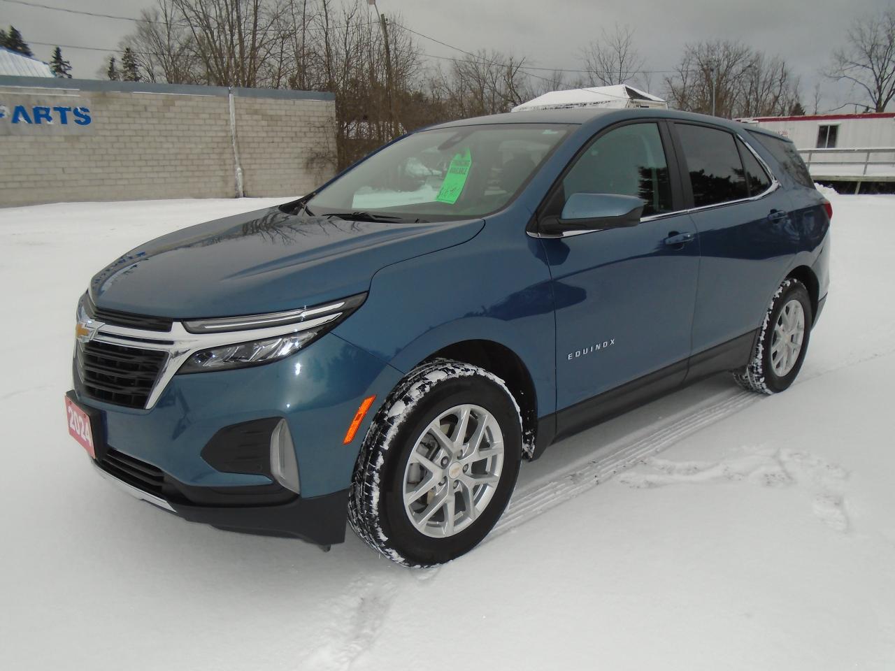 2024 Chevrolet Equinox LT Photo2